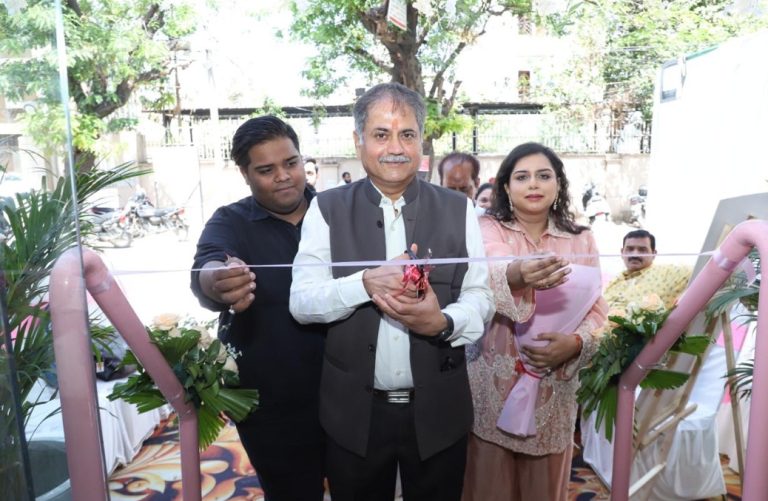 लखनऊ में पवित्रा ज्वेल्स का हुआ भव्य उद्घाटन।