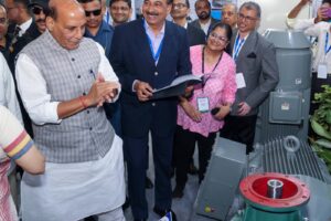 राजनाथ सिंह ने गुजरात के उद्योगों से किया आह्वान, कहा— विकसित भारत में निभाएं अहम भूमिका