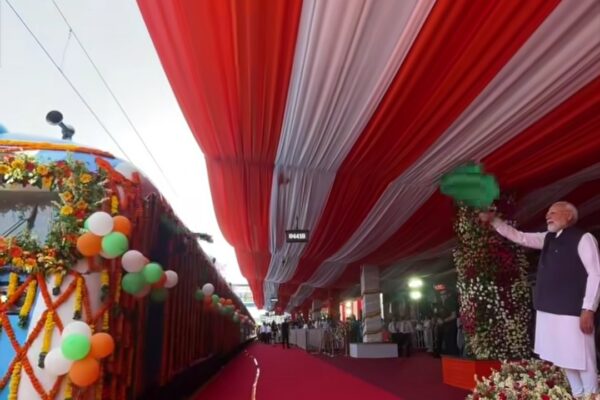 New India Takes a New Leap: Prime Minister Narendra Modi Flags Off the Country’s First Indigenous Hydrogen Train By Shabu Zaidi