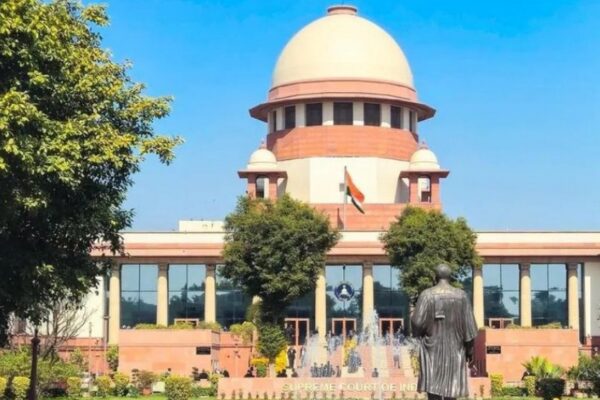 सुप्रीम कोर्ट की टिप्पणी: दल-बदल विरोधी कानून में कई खामियां, लेकिन कानून संसद ने बनाया