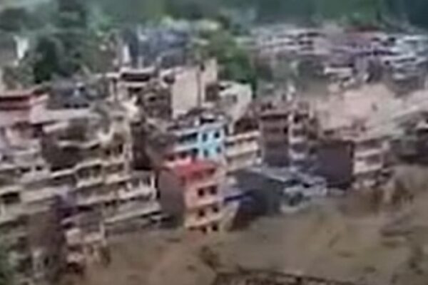 रसुवा में भीषण बाढ़ से 13 जलविद्युत परियोजनाएं प्रभावित, 748 मेगावाट क्षमता पर असर