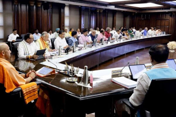 लोकभवन में योगी कैबिनेट की महत्वपूर्ण बैठक, मुख्यमंत्री योगी आदित्यनाथ की अध्यक्षता में कई मुद्दों पर चर्चा