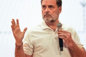 राहुल गांधी का CEC ज्ञानेश कुमार पर निशाना, ‘फॉर्म 6’ में बदलाव को बताया अवैध और एकतरफा