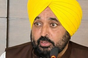 भगवंत मान के कैंप ऑफिस पर CBI की छापेमारी, CM ने BJP पर लगाया बदले की कार्रवाई का आरोप